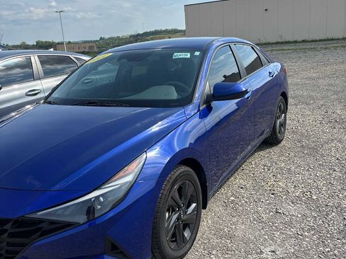 Used 2022 Hyundai Elantra SEL FWD image 1