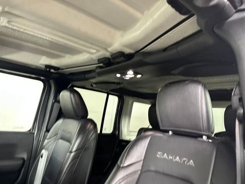 Used 2022 Jeep Wrangler Unlimited Sahara w/ Safety Group image 11
