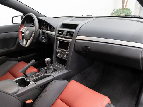 Used 2009 Pontiac G8 GXP RWD image 13