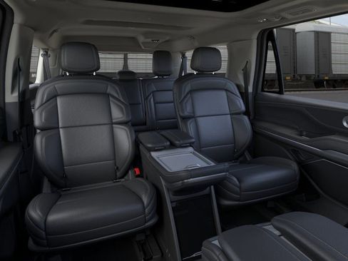 New 2026 Lincoln Navigator L Reserve AWD/4WD image 5