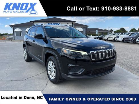 Used 2020 Jeep Cherokee Latitude w/ Cold Weather Group image 1