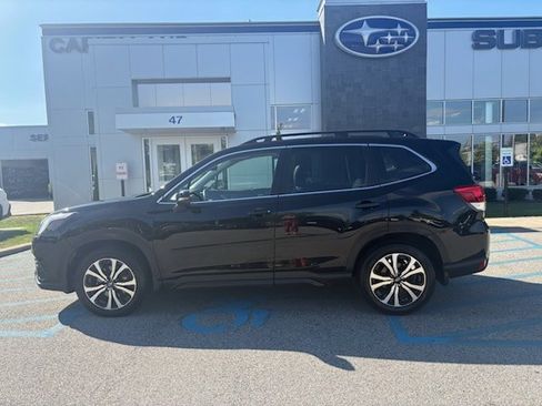 Used 2023 Subaru Forester Limited AWD/4WD image 2