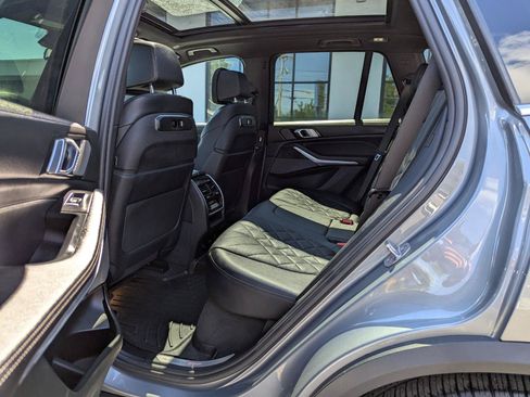 Used 2024 BMW X5 xDrive40i w/ Premium Package AWD/4WD image 38