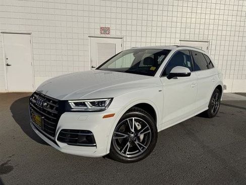 Used 2020 Audi Q5 e Prestige w/ Prestige Package image 1