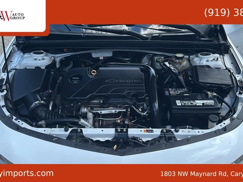 Used 2018 Chevrolet Malibu LT FWD image 25