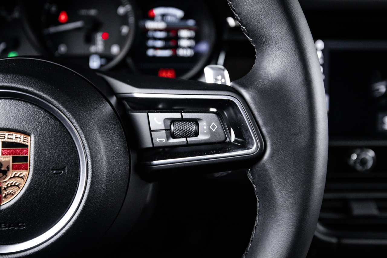 Certified 2026 Porsche Macan AWD/4WD image 16
