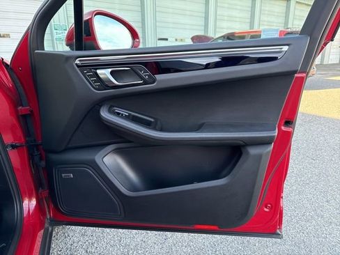 Used 2020 Porsche Macan image 13