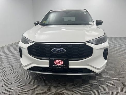 Used 2023 Ford Escape ST-Line w/ Tech Pack #1 AWD/4WD image 3