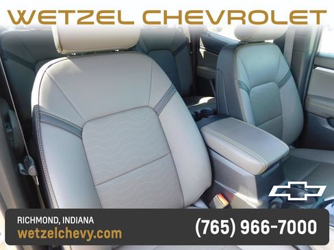 Used 2025 Chevrolet Colorado ZR2 w/ Technology Package AWD/4WD image 24
