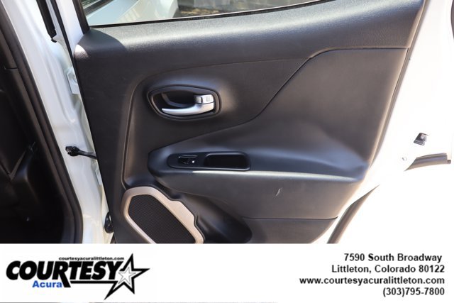 Used 2015 Jeep Renegade Limited AWD/4WD image 31
