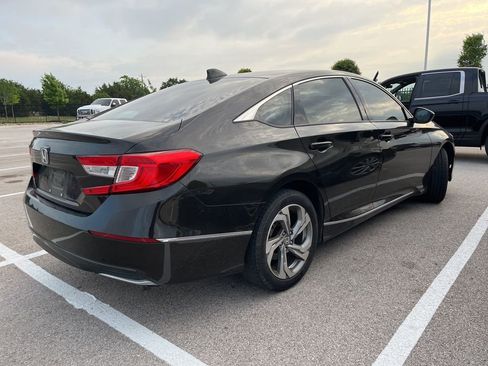 Used 2018 Honda Accord EX image 3