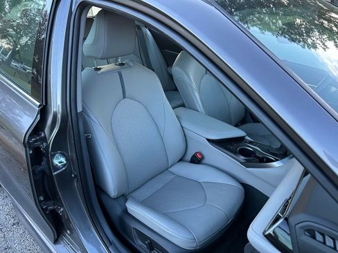 Used 2022 Toyota Camry XSE w/ Navigation Package image 15