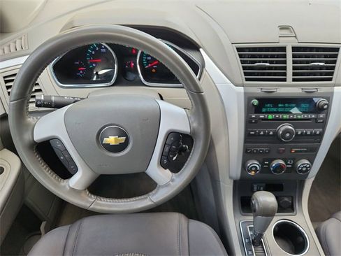 Used 2012 Chevrolet Traverse LT image 11