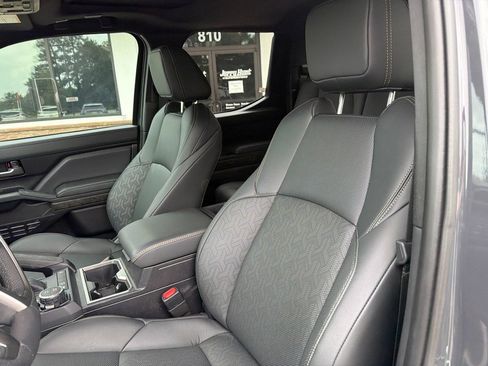 Used 2025 Toyota Tacoma Limited AWD/4WD image 3