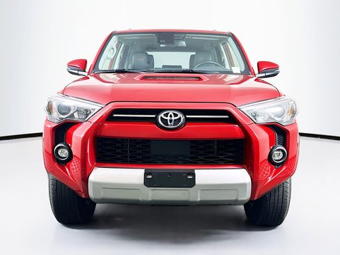 Used 2024 Toyota 4Runner TRD Off-Road Premium image 2