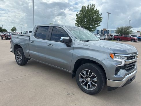 Used 2023 Chevrolet Silverado 1500 LT AWD/4WD image 5