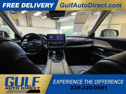 Used 2025 Toyota Grand Highlander FWD image 2