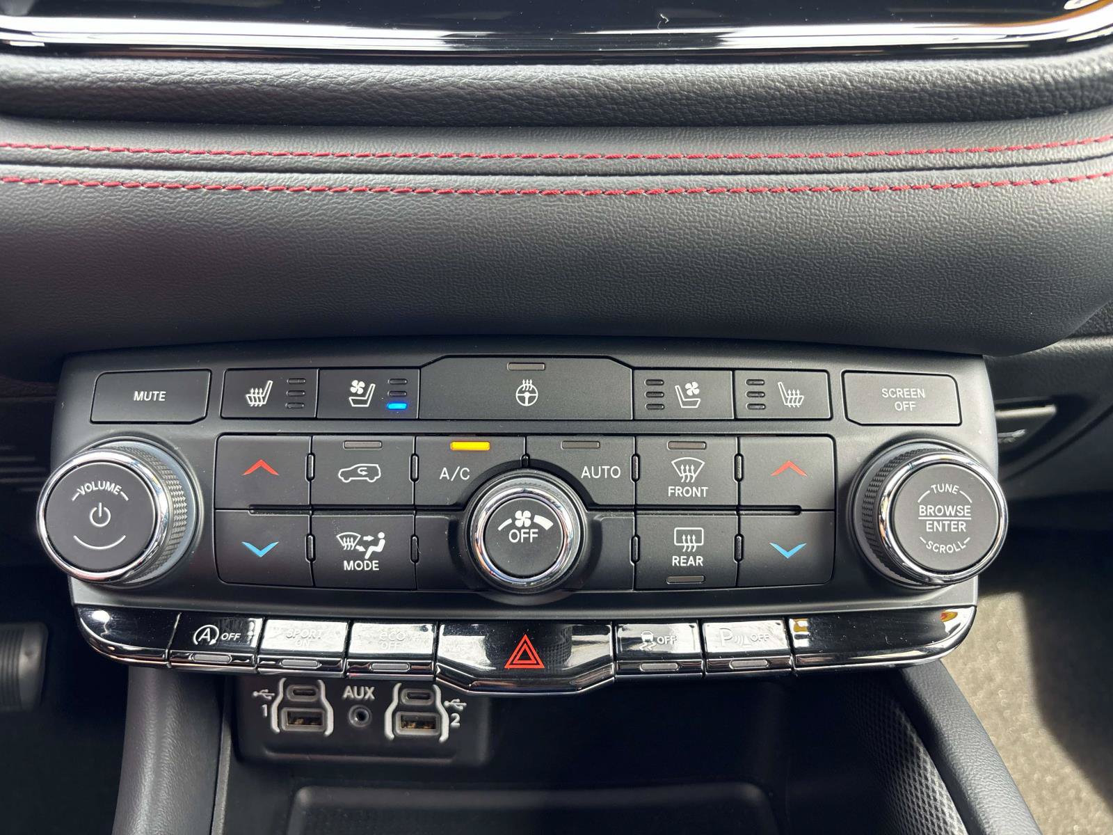 Used 2024 Dodge Durango GT AWD/4WD image 18