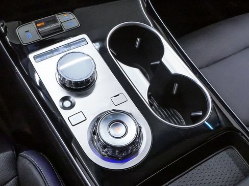 Certified 2026 Genesis GV70 2.5T AWD/4WD image 17