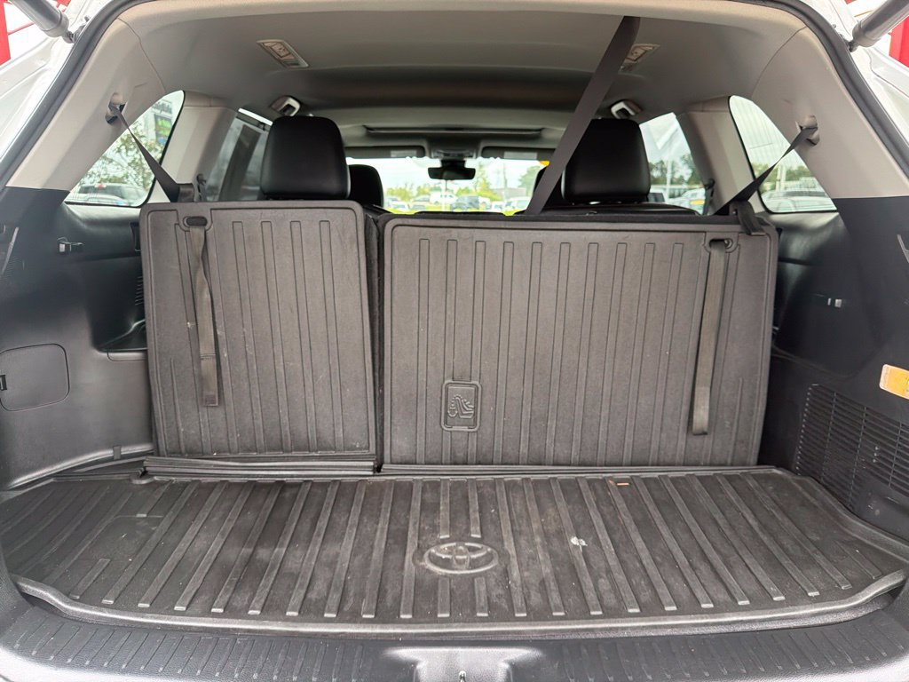 Used 2019 Toyota Highlander XLE AWD/4WD image 19