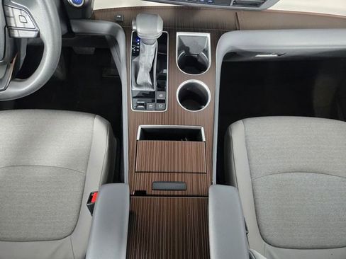 Used 2024 Toyota Sienna LE image 25