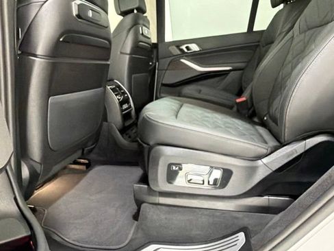Used 2025 BMW X7 xDrive40i w/ Premium Package AWD/4WD image 17