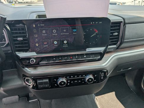 Used 2025 GMC Sierra 1500 SLT AWD/4WD image 19