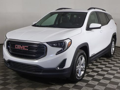 Used 2020 GMC Terrain SLE w/ Driver Convenience Package AWD/4WD image 6