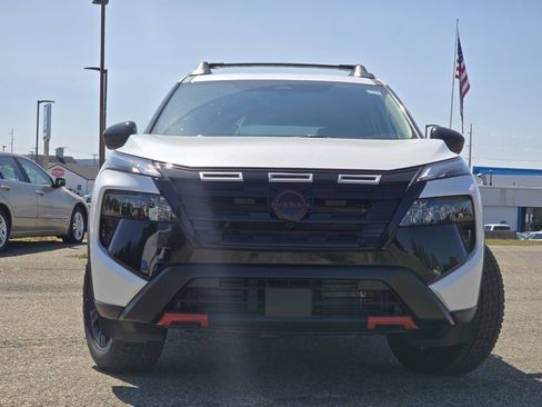 New 2026 Nissan Rogue SV image 7