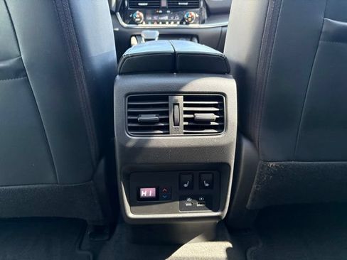 Used 2022 Nissan Rogue Platinum AWD/4WD image 12