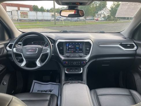 Used 2023 GMC Acadia SLT image 17