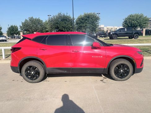 Used 2019 Chevrolet Blazer LT FWD image 3