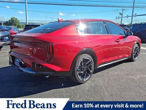 New 2025 Kia K4 GT-Line w/ GT-Line Premium Package image 4