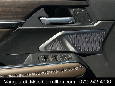 New 2026 GMC Acadia Denali Ultimate w/ LPO, Floor Liner Package AWD/4WD image 21