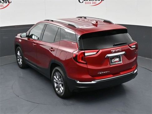 Used 2023 GMC Terrain SLT w/ Infotainment Package II image 16
