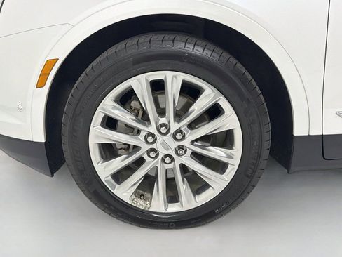Used 2018 Cadillac XT5 Platinum w/ Driver Assist Package AWD/4WD image 32