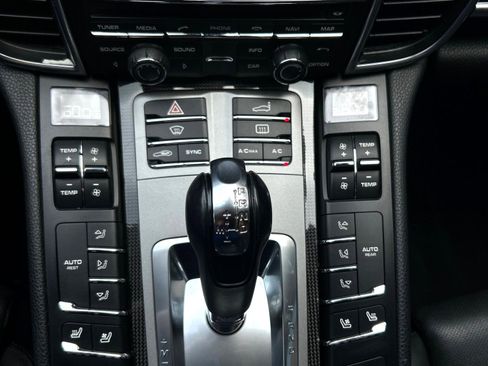 Used 2015 Porsche Panamera 4S image 33