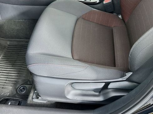 Used 2025 Toyota Corolla SE image 20