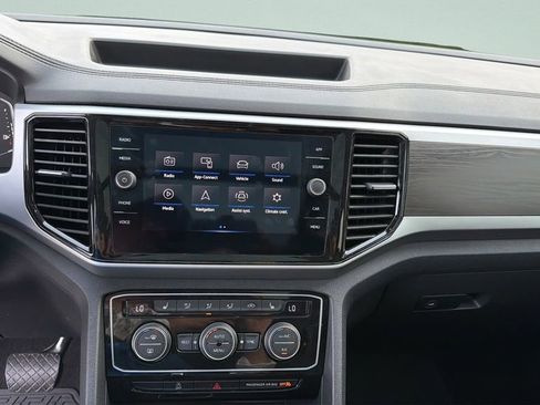Used 2023 Volkswagen Atlas SE w/ Panoramic Sunroof Package image 19