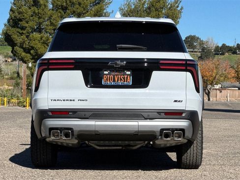 New 2026 Chevrolet Traverse Z71 w/ Enhanced Driving Package image 5