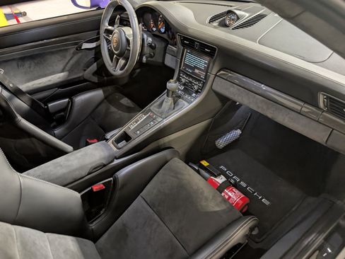 Used 2016 Porsche 911 GT3 RS image 24