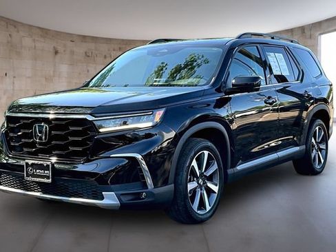 Used 2023 Honda Pilot Elite image 3