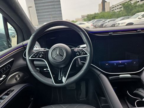 Used 2023 Mercedes-Benz EQS 580 4MATIC SUV image 17