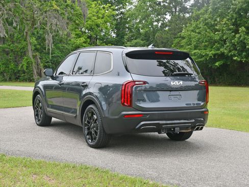 Used 2022 Kia Telluride SX w/ SX Prestige Package AWD/4WD image 3