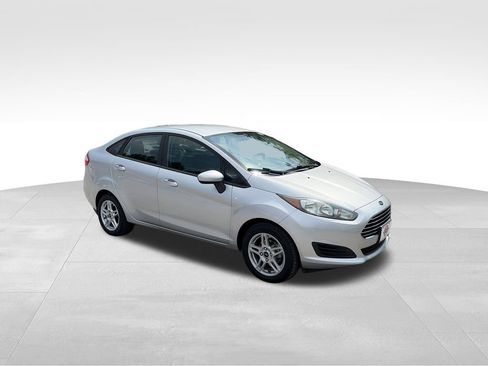 Used 2018 Ford Fiesta SE FWD image 8