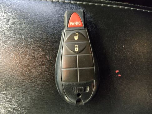 Used 2020 Jeep Cherokee Latitude FWD image 32