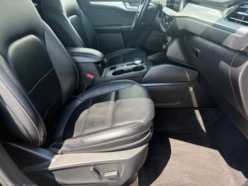 Used 2024 Ford Escape Platinum AWD/4WD image 18