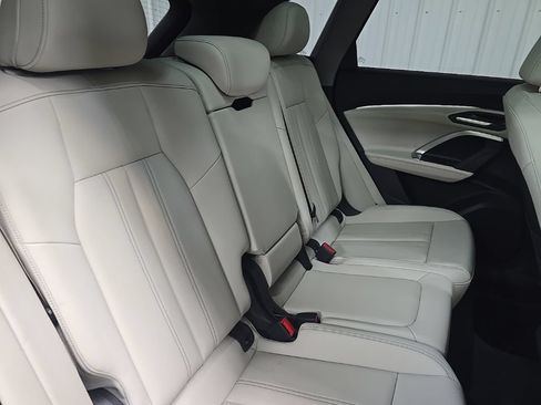 Used 2025 Audi Q5 Premium AWD/4WD image 17