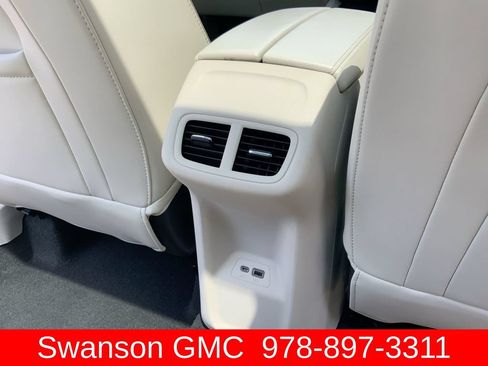 Certified 2022 Buick Envision Essence w/ Technology Package I FWD image 31