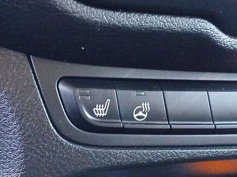 Used 2017 Jeep Renegade Limited image 15